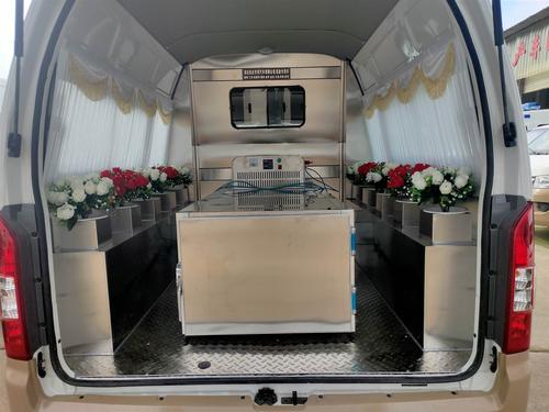 殡仪车